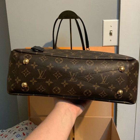 ❌SOLD❌2015 authentic Louis Vuitton Pallas black leather and monogram shoulder - Picture 11 of 17